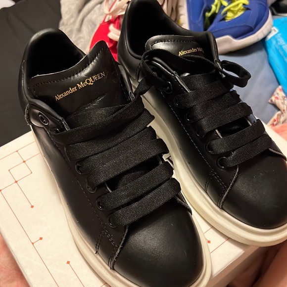 Alexander mcqueen sneakers - Picture 1 of 3